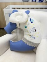 Almofada de amamentação temática astronauta - Imagem 5