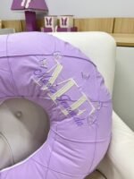 Almofada de amamentação Lilás. - Imagem 2