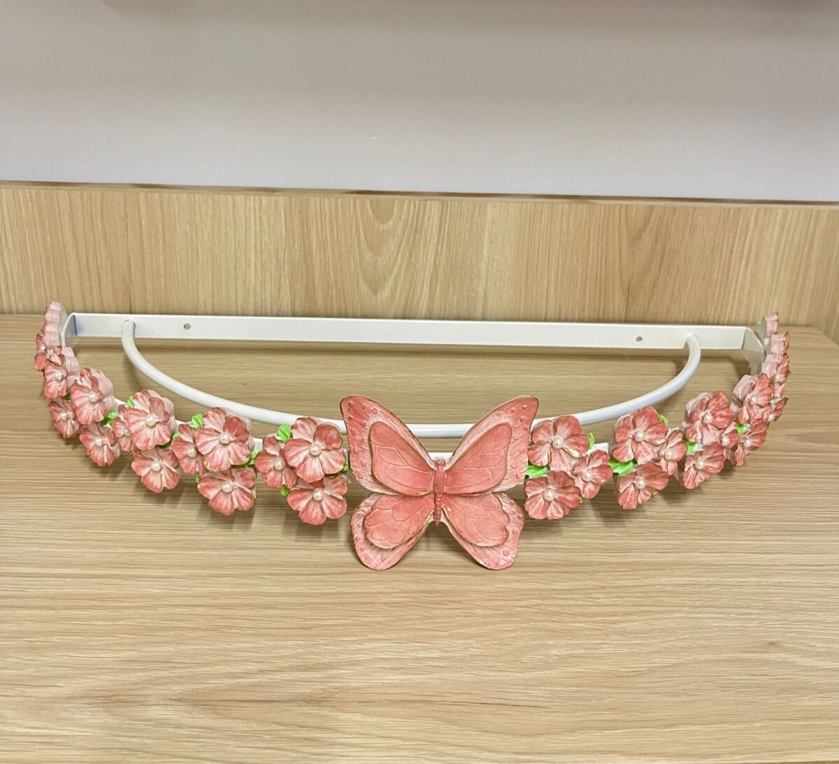 Dossel flores e borboleta. - Imagem 1