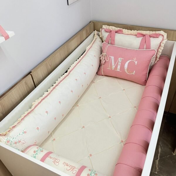 Enxoval de berço  Jardim das Flores - 9 peças.