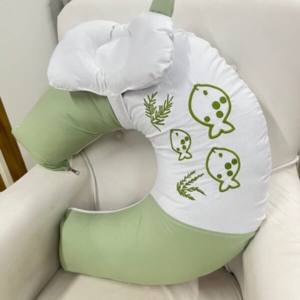 Almofada de amamentação fundo do mar.