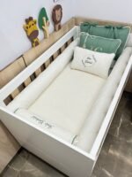 Enxoval de berço Verde oliva - 10 peças.