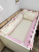 Enxoval de berço Jardim das borboletas rosa - 10 peças. - Imagem 4